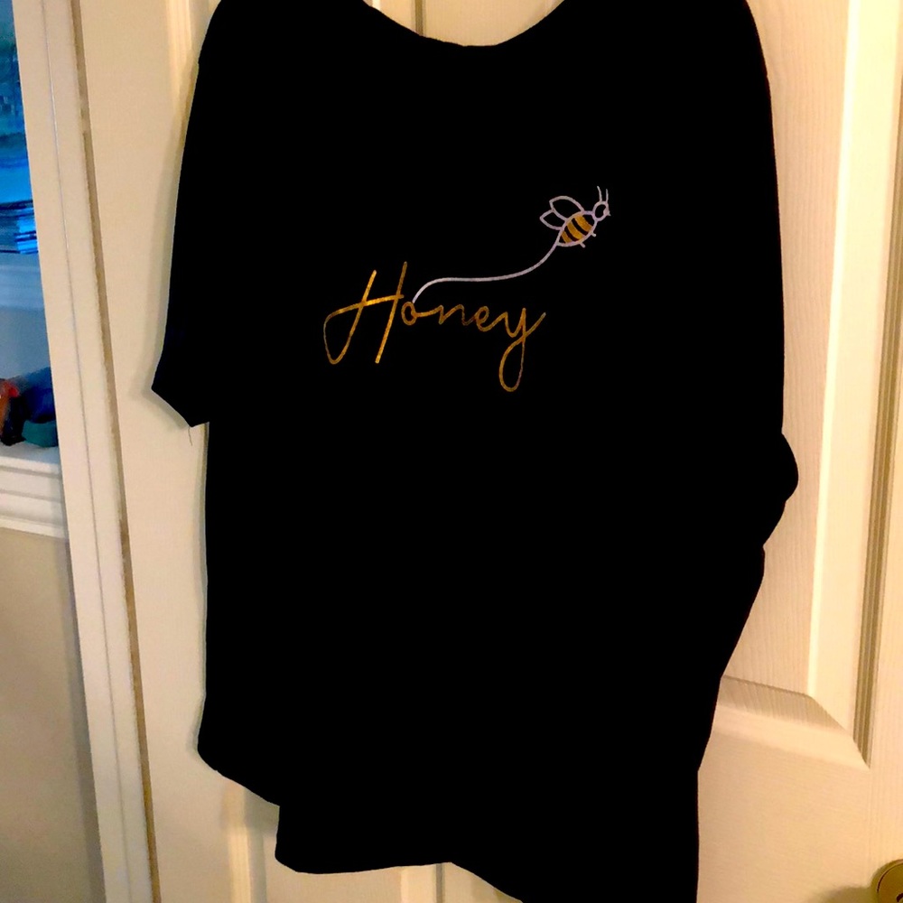 Black short sleeve shirt “Honey Bee”